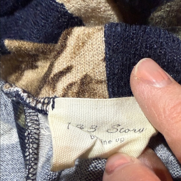 Open shoulder knit top - Picture 5 of 6